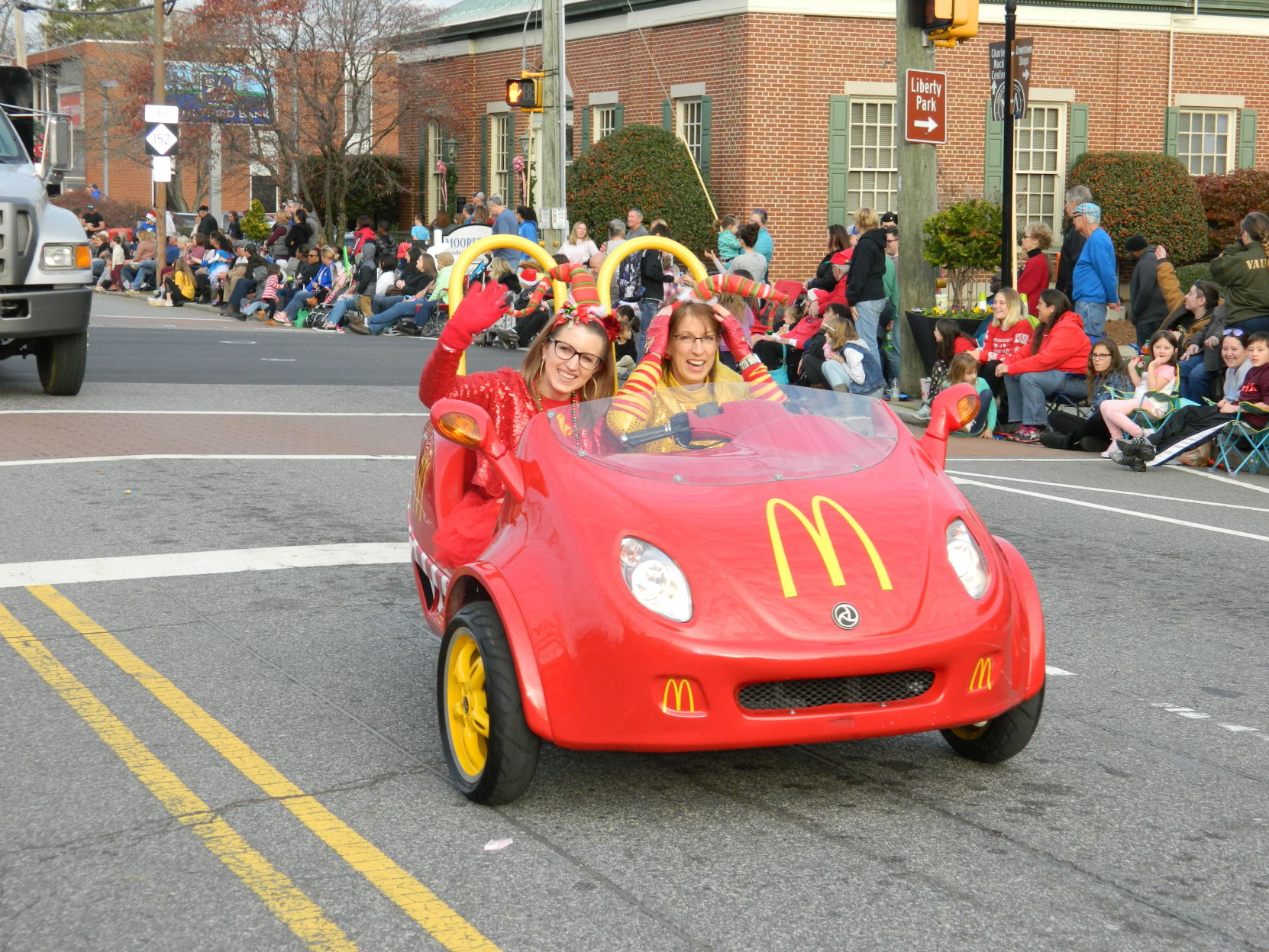 Mooresville Christmas Parade (355).JPG